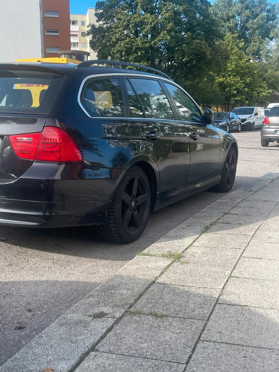 BMW 318 2009 — photo 10