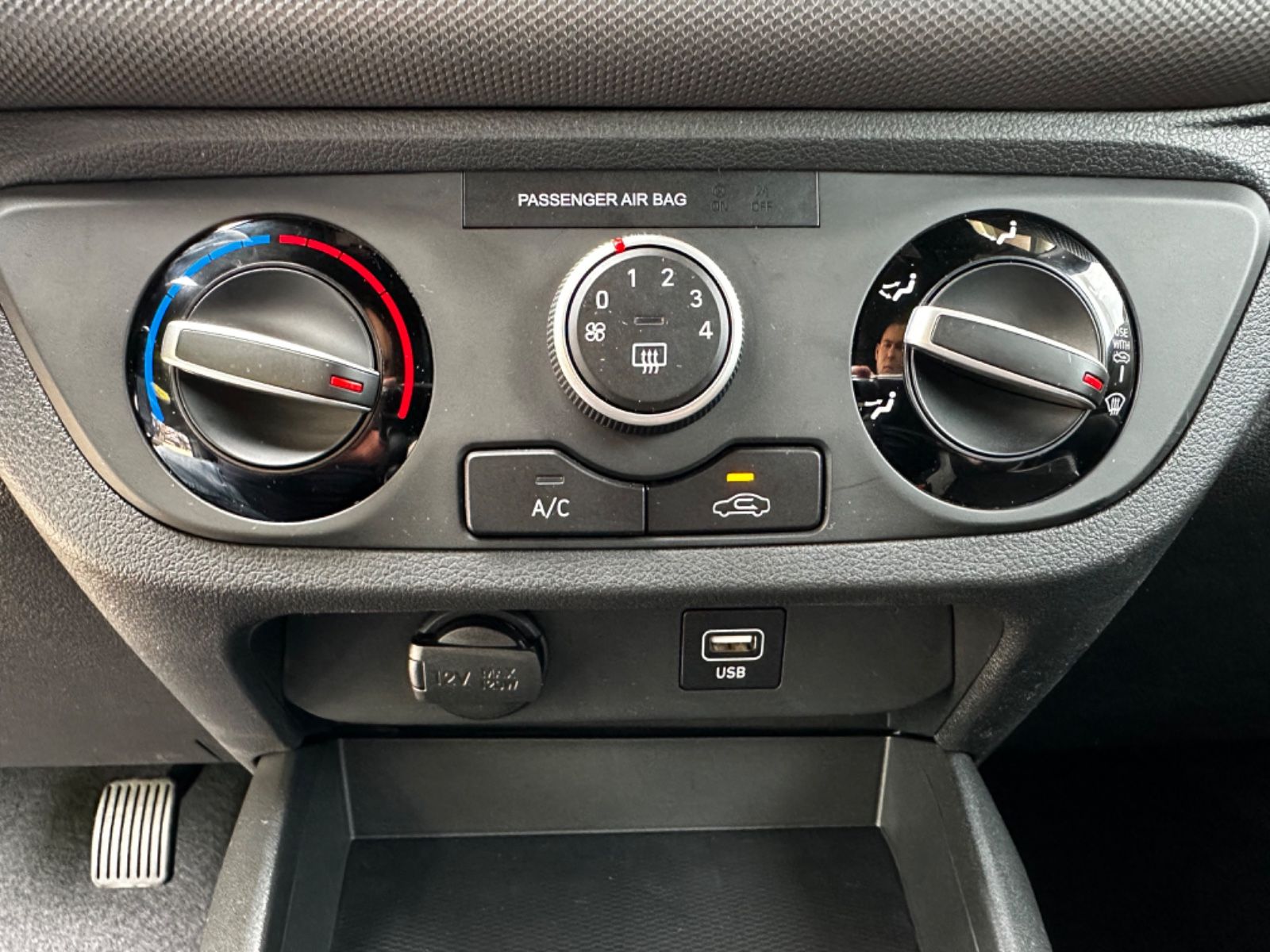 Fahrzeugabbildung Hyundai i10 1.0 Connect & Go NAVI KAMERA SHZ