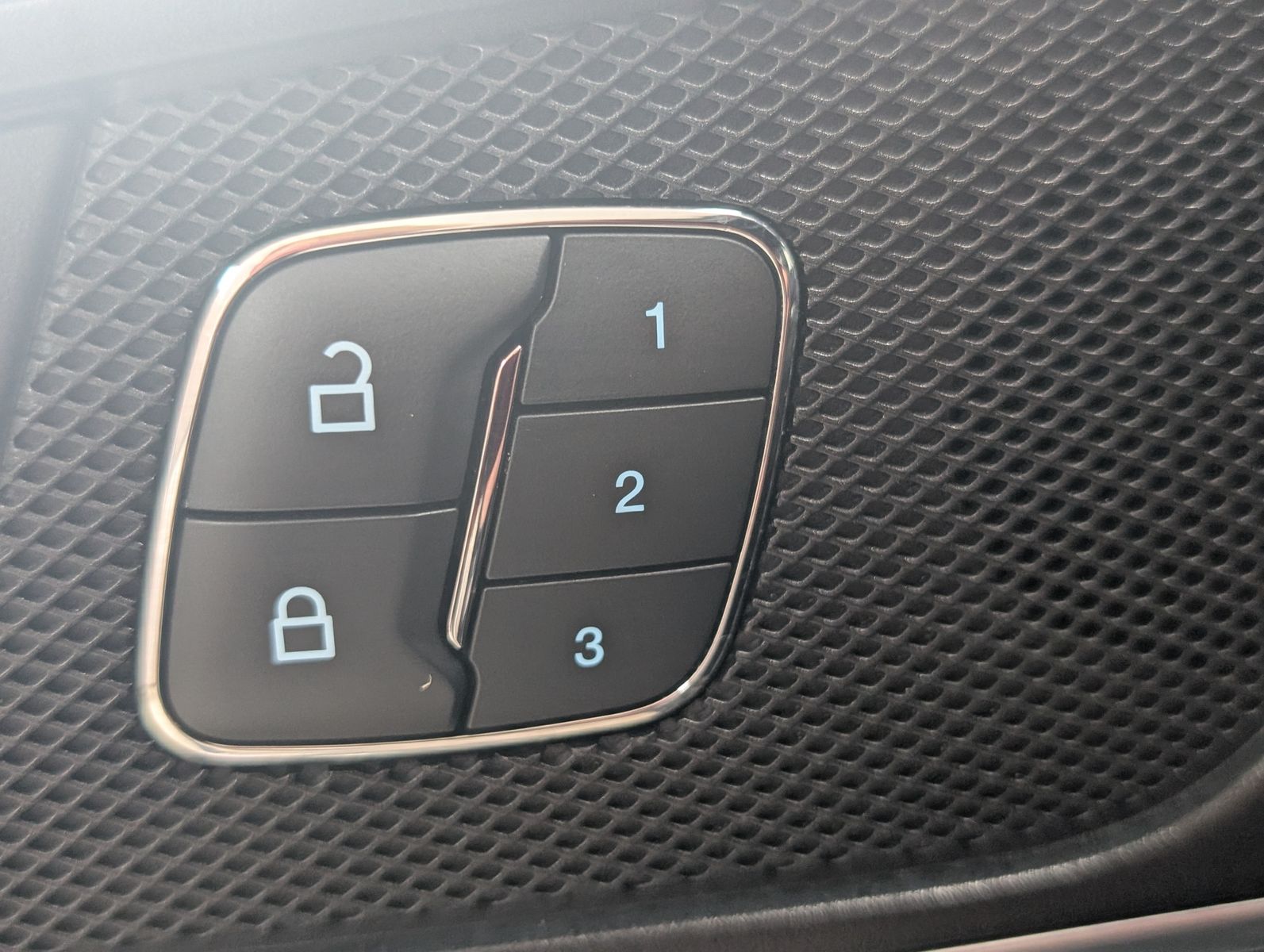 Fahrzeugabbildung Ford S-MAX 2.0 ST-Line ACC LED KAM StHZ SHZ MEMO