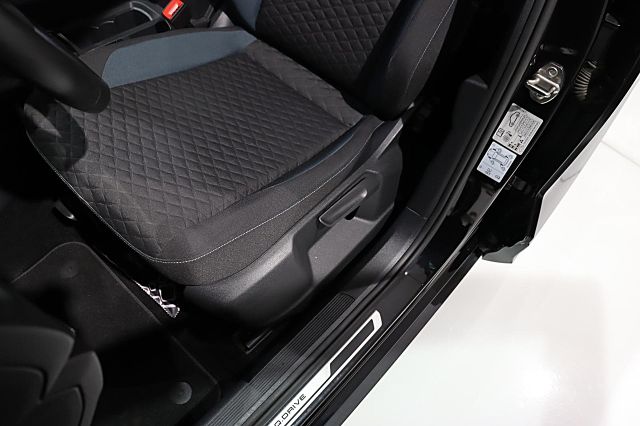 T-Roc IQ.DRIVE 1.5 TSI R-Line KAMERA NAVI SHZ PA