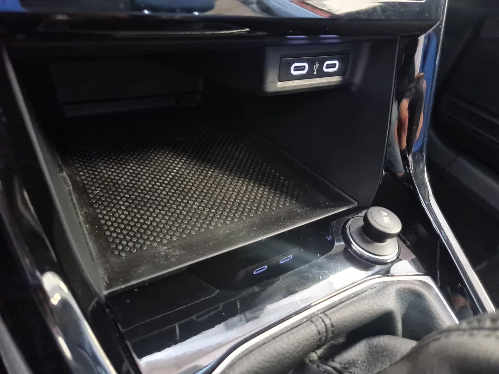 Fahrzeugabbildung Volkswagen T-Cross United / 1. Hand / KLIMA / PDC