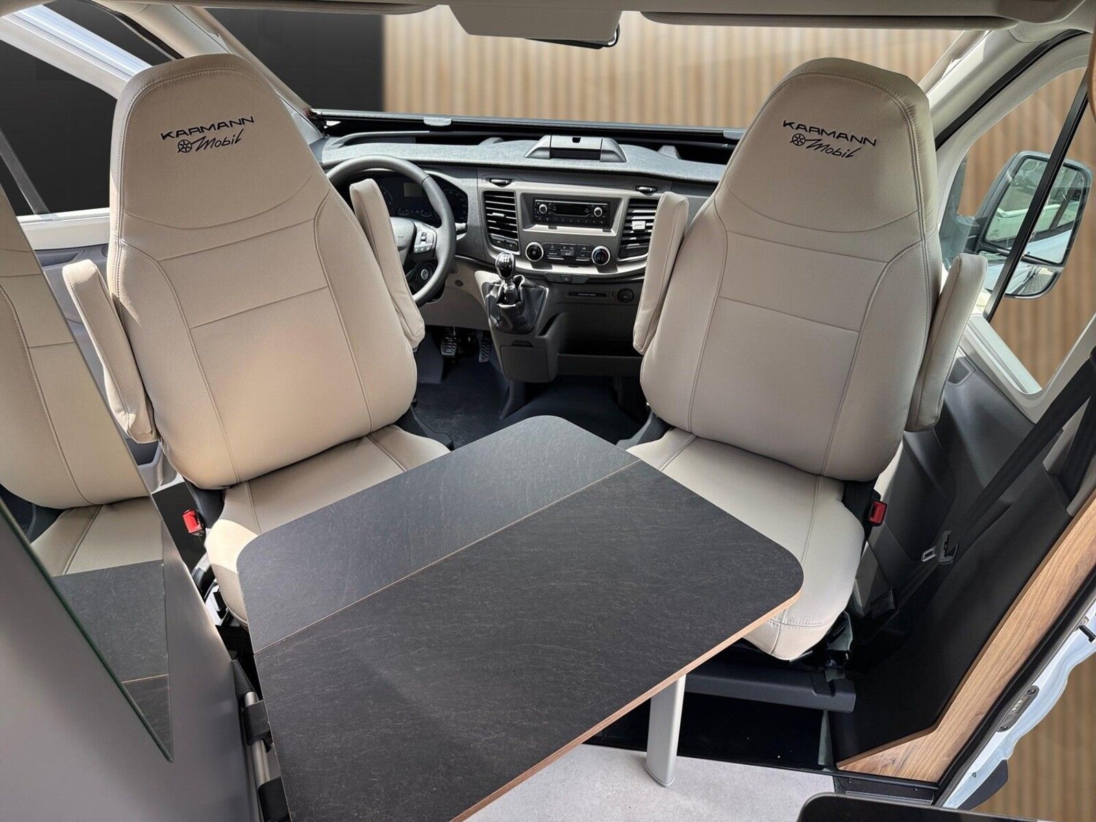 Fahrzeugabbildung Karmann Dexter 4x4 DE 570 AW AHK, Allrad, RFK, Alufelgen