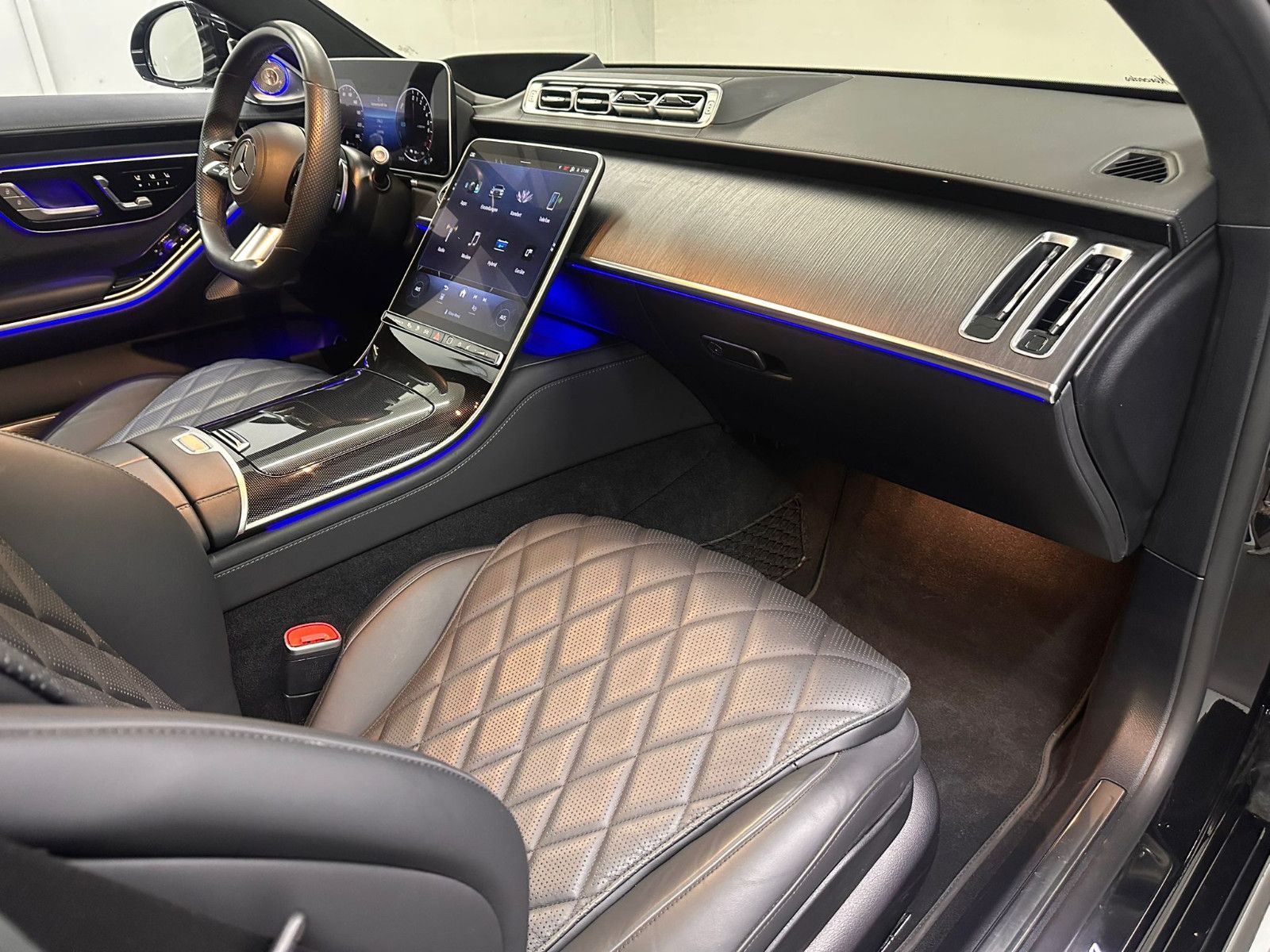 Fahrzeugabbildung Mercedes-Benz S 580 e 4MATIC AMG-LINE *PANO*MAGICV*