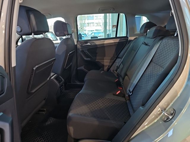 Fahrzeugabbildung Volkswagen Tiguan 1.5 TSI DSG IQ.DRIVE NAVI ACC SHZ GJR