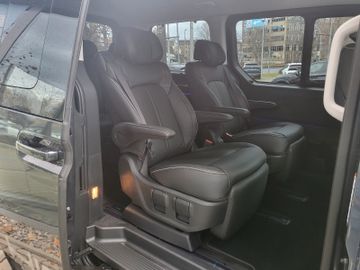 Fahrzeugabbildung Hyundai Staria 2.2 CRDI 4WD AT Signature 7Sitze ISG