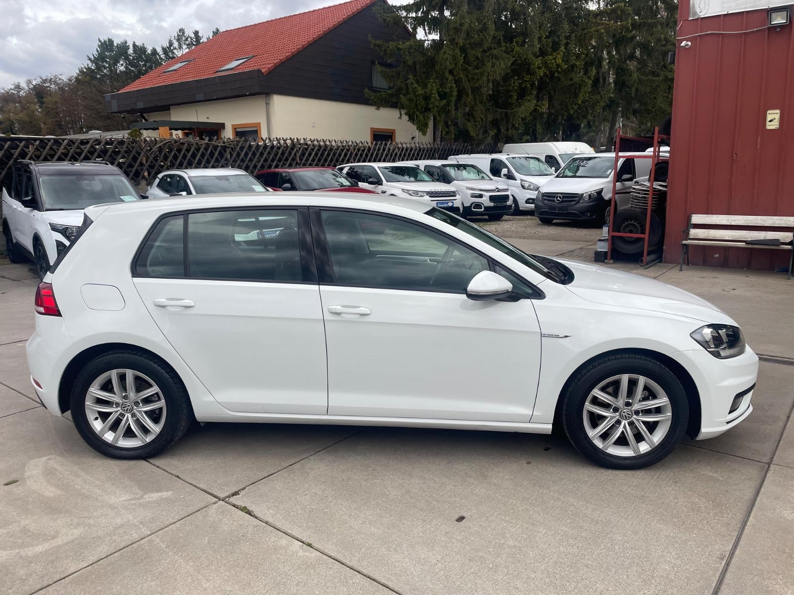 Volkswagen Golf VII Lim. 1,5/Klima/Navi CarPlay/Kamera/LED