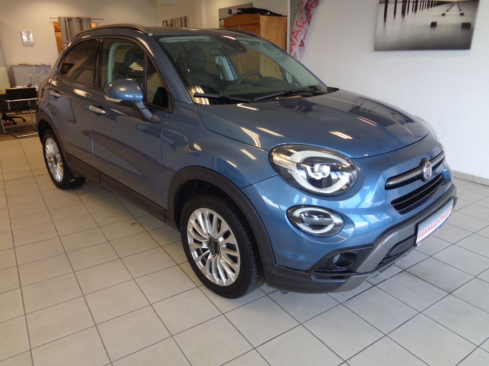 Fahrzeugabbildung Fiat 500X Cross / NAVI / KAMERA / 8-FACH / 1. HAND