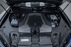 Urus 4.0 V8 SE GREY/BLACK ORANGE PANO B&amp;O