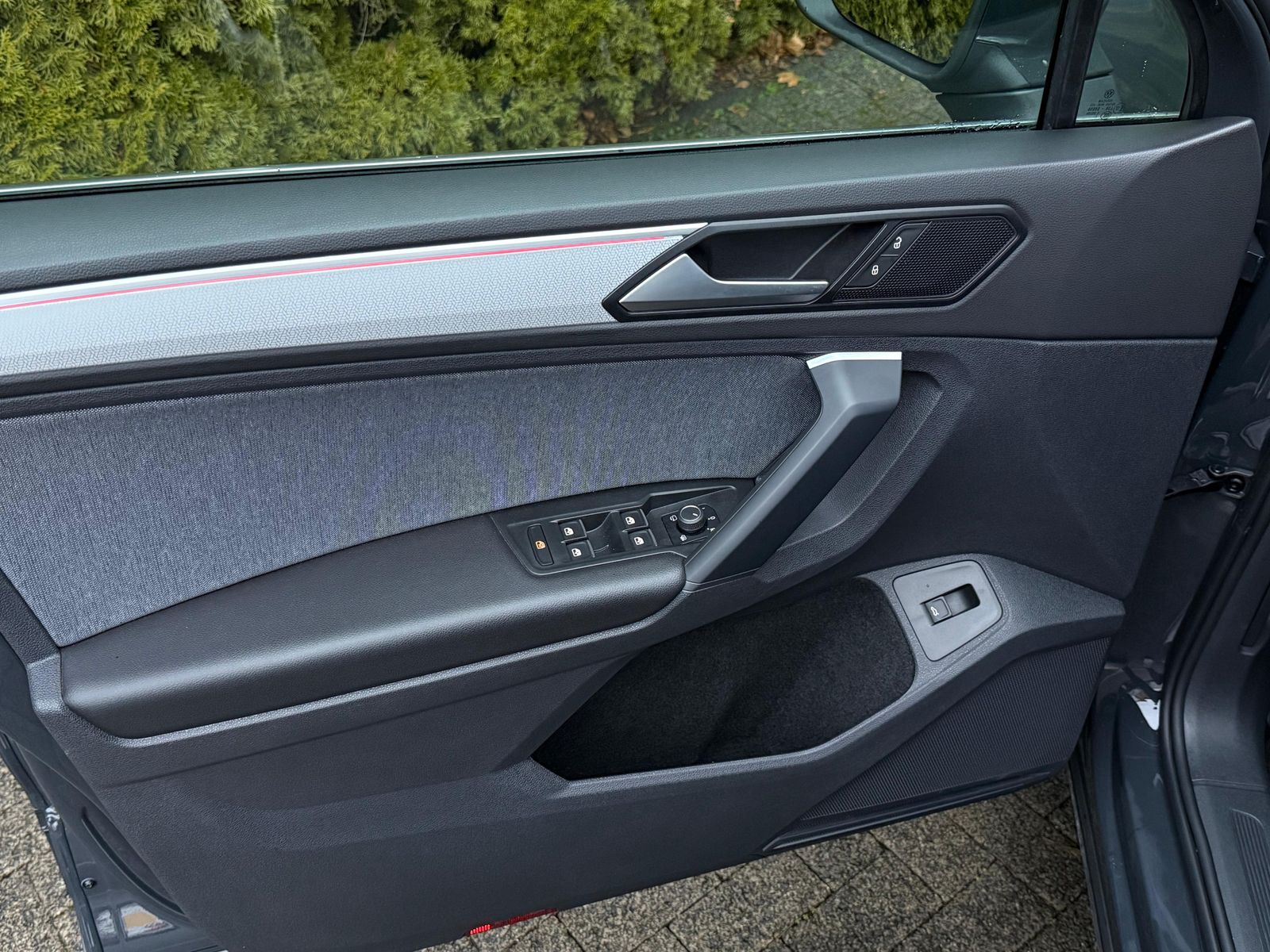 Fahrzeugabbildung SEAT Tarraco 1.5 TSI DSG Style LED+AHK+KAM+ACC+7SITZ