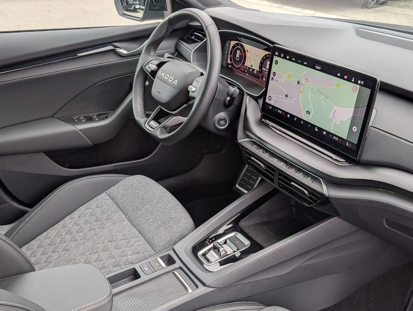 Fahrzeugabbildung SKODA Octavia 2.0 TDI Sportline DSG MATRIX*WINTER*5J.G