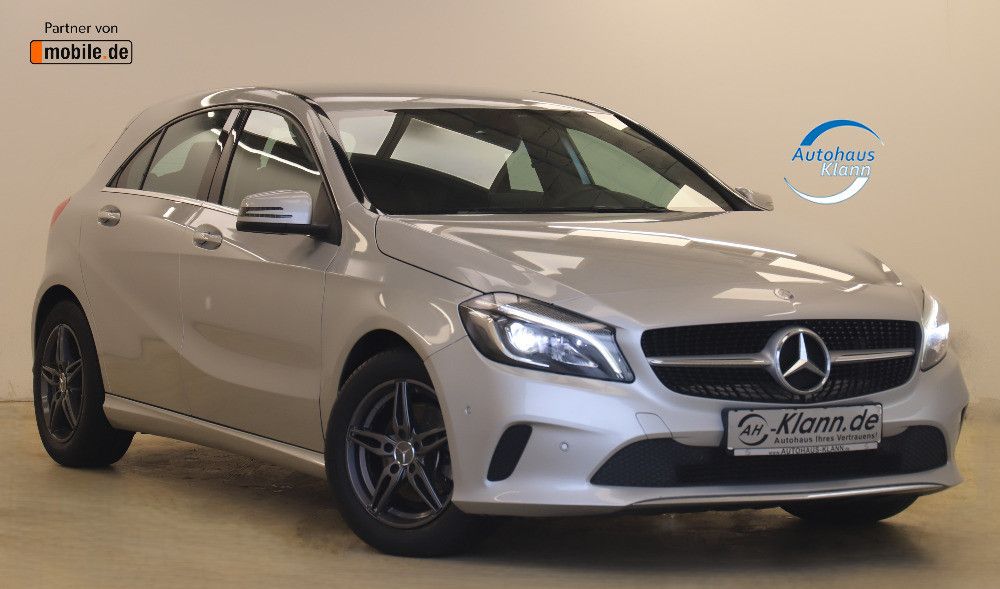 MERCEDES-BENZ A 180 122PS Automatik Style Navi PDC SHZ LED