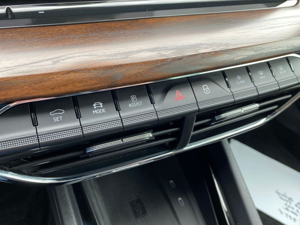 Fahrzeugabbildung SKODA Octavia Combi 2.0 TDI DSG 4x4 Scout
