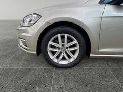 Fahrzeugabbildung Volkswagen Golf VII Comfortl. - Navi*Sitzhzg*ACC*PDC*2xKlim
