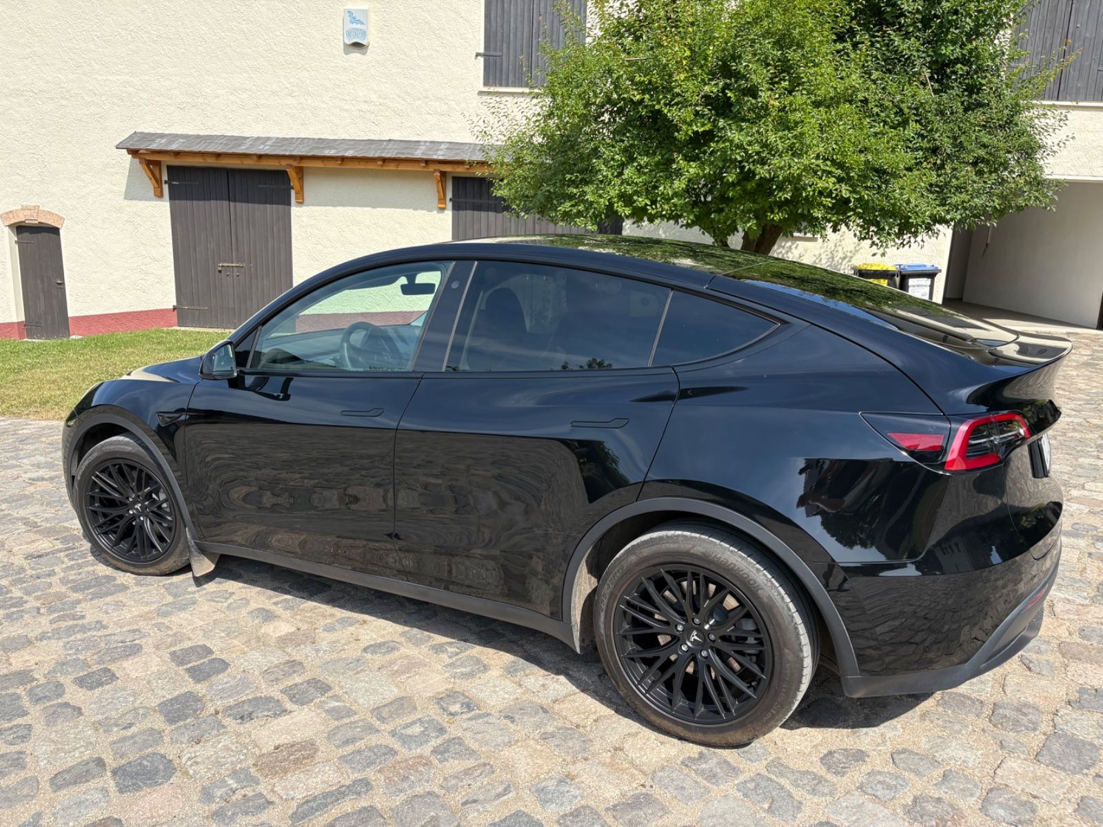 TESLA Model Y Long Range Dual Motor AWD Long Range