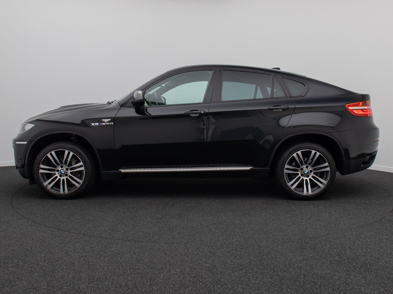 Fahrzeugabbildung BMW X6 M50d ACC HUD Bi-Xenon 360°SoftClose Alarm 20"