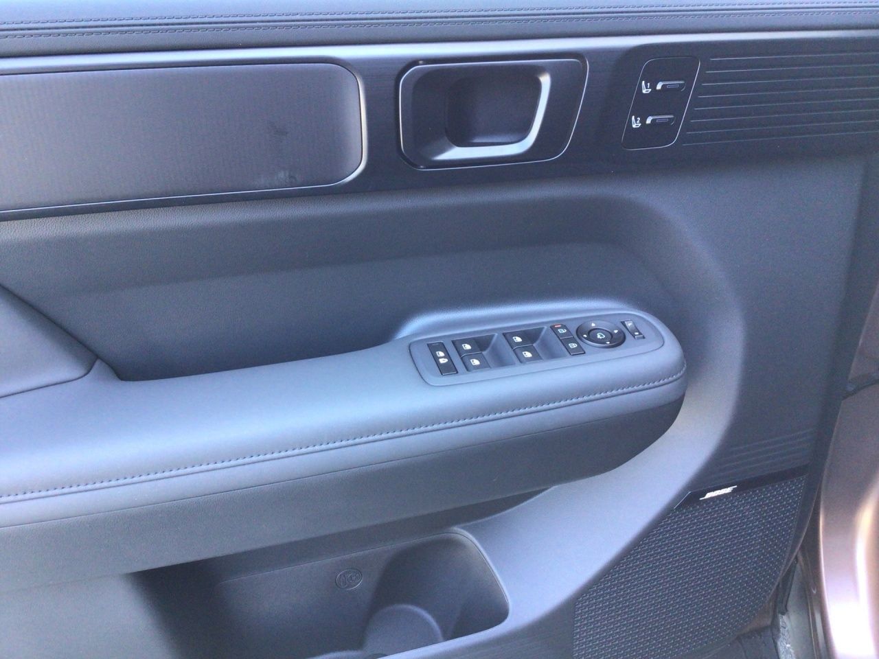 Fahrzeugabbildung Hyundai SANTA FE BLACKLINE 360 4xSHZ ACC AUT Akustikglas