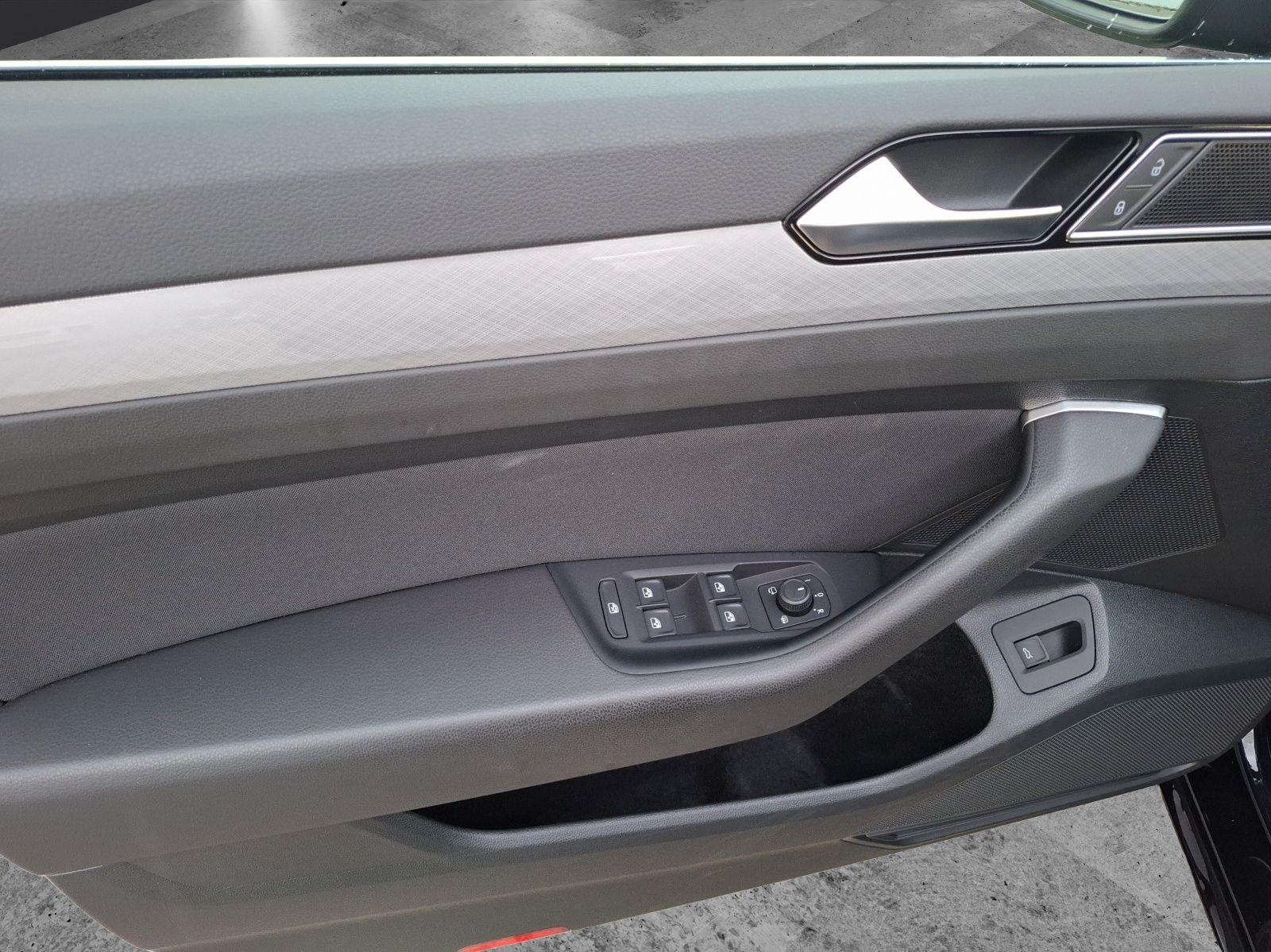 Fahrzeugabbildung Volkswagen Passat Variant TDI Business DSG 4M Standhzg. Mat