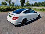 Mercedes-Benz C 63 AMG Performance - Mercedes-Benz C 63 AMG: Coupé