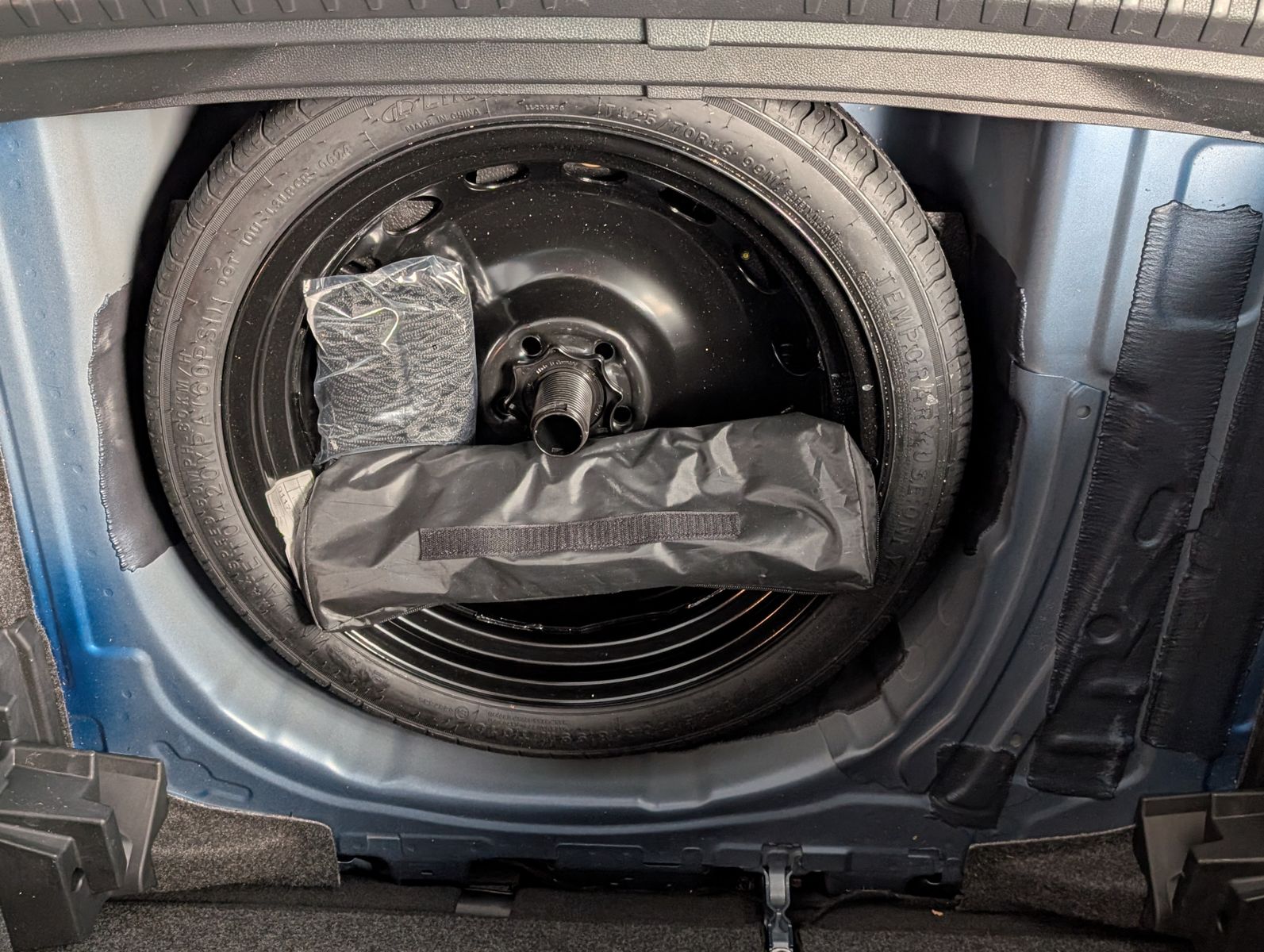 Fahrzeugabbildung SEAT Arona 1.0 TSI FR DSG LED Dinamica ACC AHK Kamera