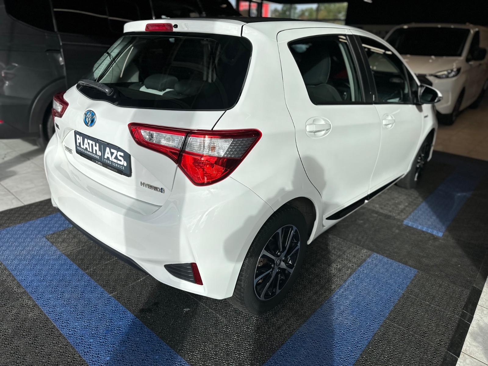 Toyota Yaris Hybrid Team D