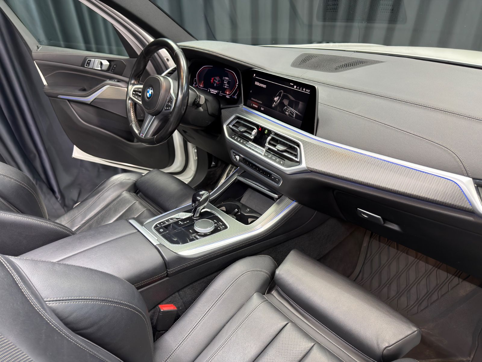 Fahrzeugabbildung BMW X5 xDrive 30d M SPORT|PANORAMA|NAVI|LED|21 ZOLL|