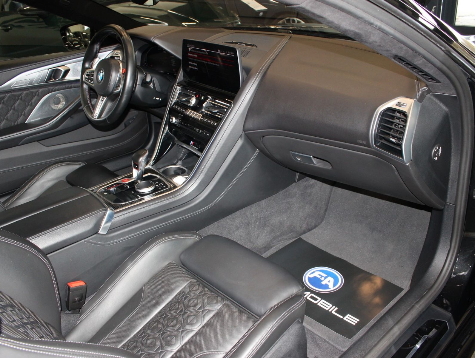 Fahrzeugabbildung BMW M8 Coupe Comp. M Driver´s*B&W*Softclose*TOP