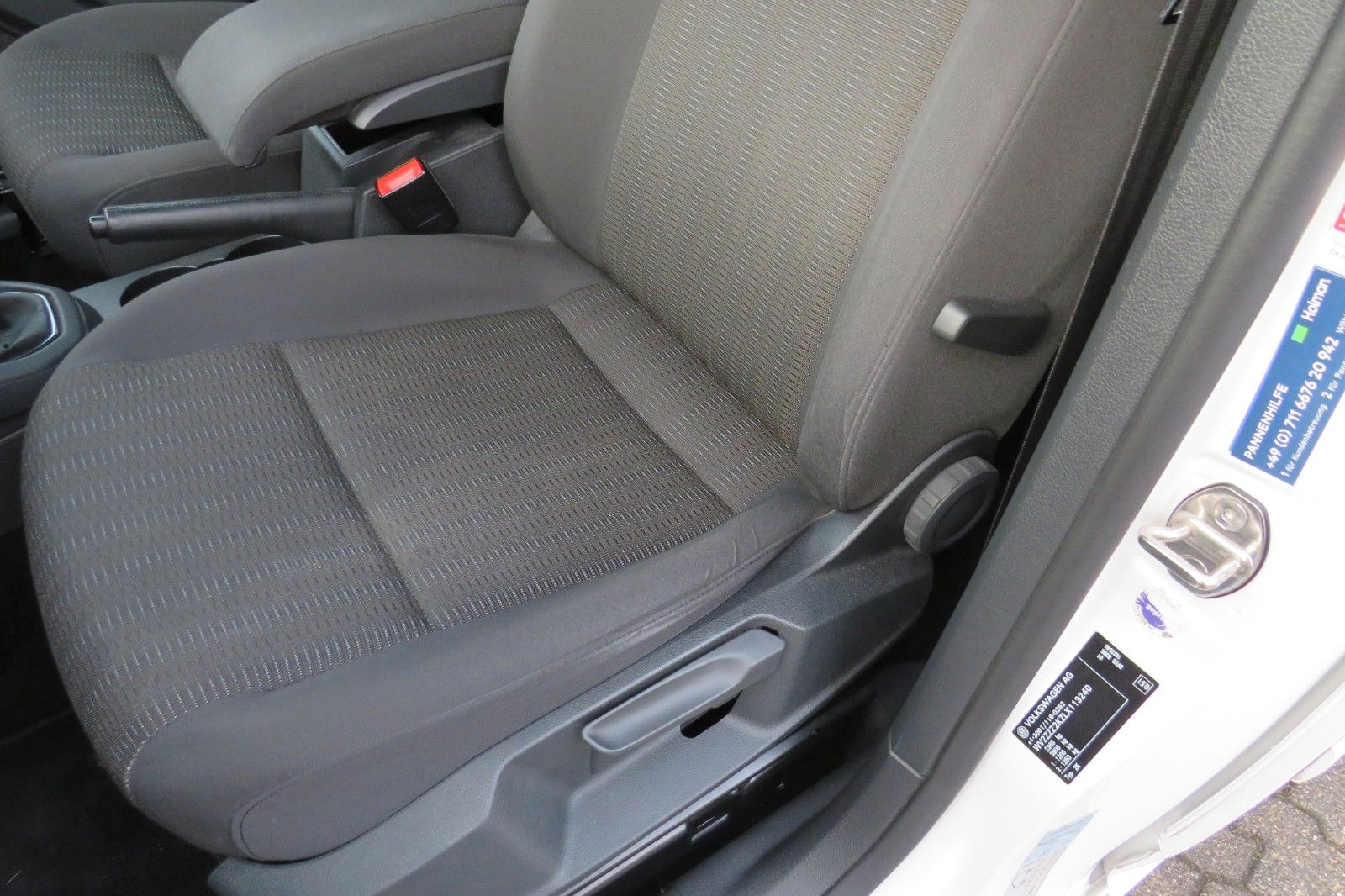 Fahrzeugabbildung Volkswagen Caddy MAXI 2.0-TDI COMFORT AHK NAVI STANDH. 1HD