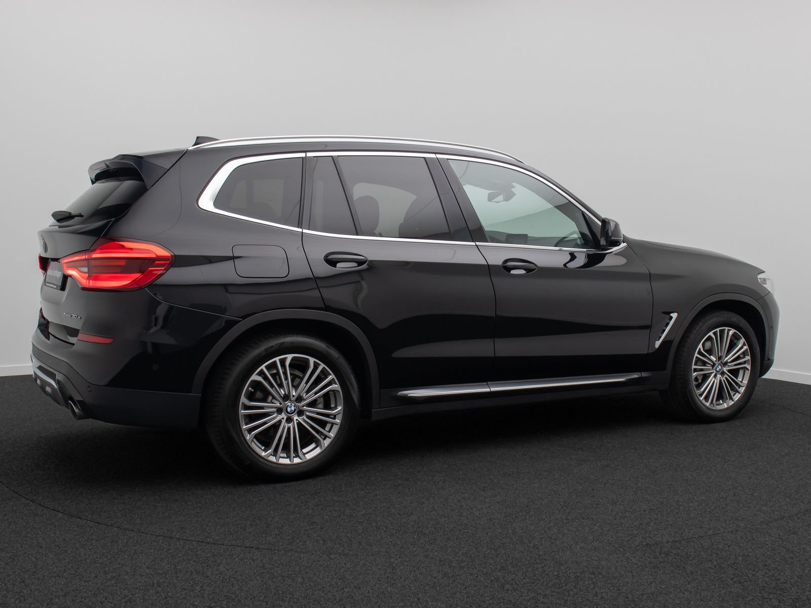 Fahrzeugabbildung BMW X3 xD30e LuxuryLine HUD 360&deg;Panorama HiFi 19Zoll