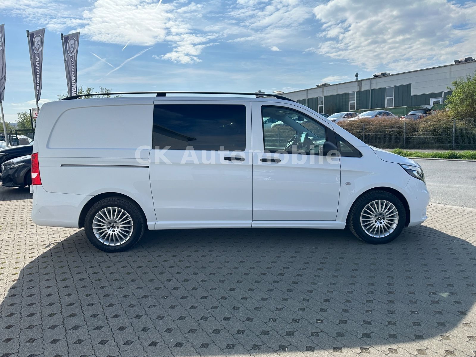 Fahrzeugabbildung Mercedes-Benz Vito Mixto 119 Lang Autom./5 Sitze/Navi/LED/AHK