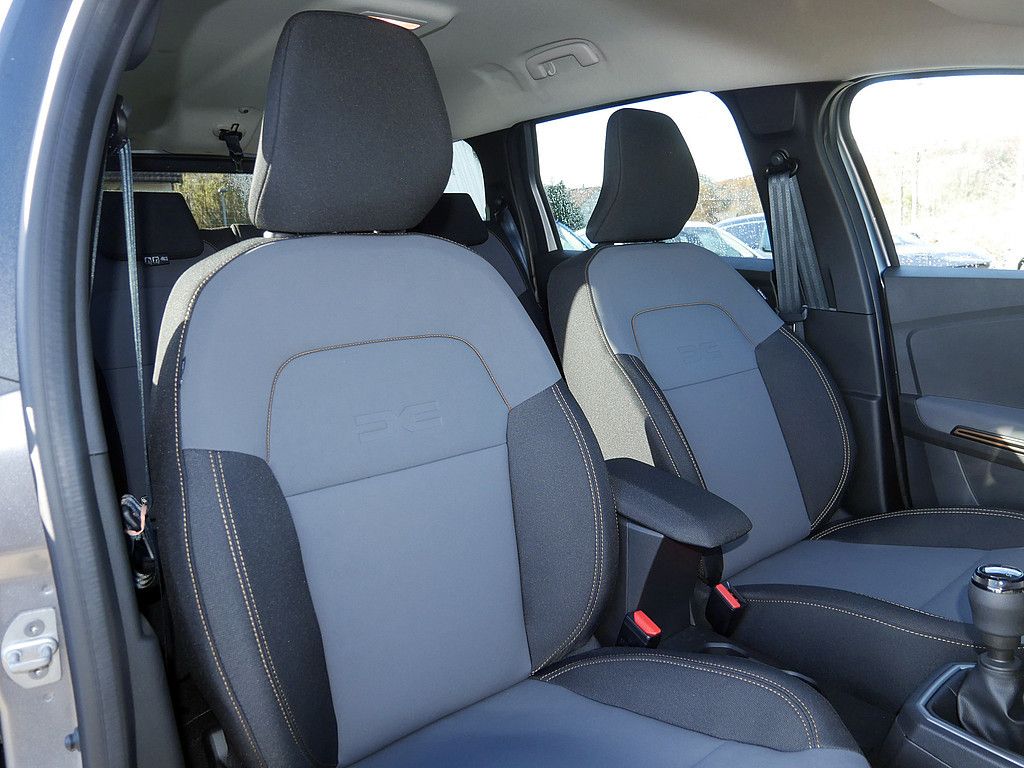 Fahrzeugabbildung Dacia Jogger Extreme TCe 110 5-Sitzer