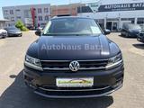 Volkswagen Tiguan Highline BMT/Start-Stopp - Volkswagen Tiguan: Schwarz
