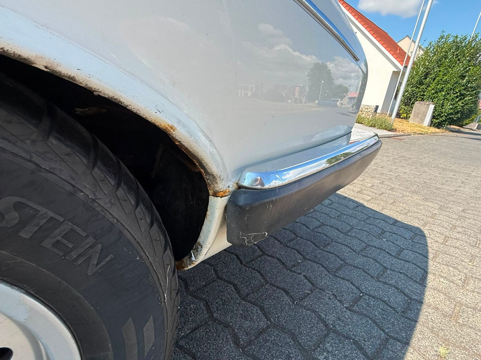 Fahrzeugabbildung Jaguar XJ12 Double Six Serie 3 Daimler H-KENNZEICHEN