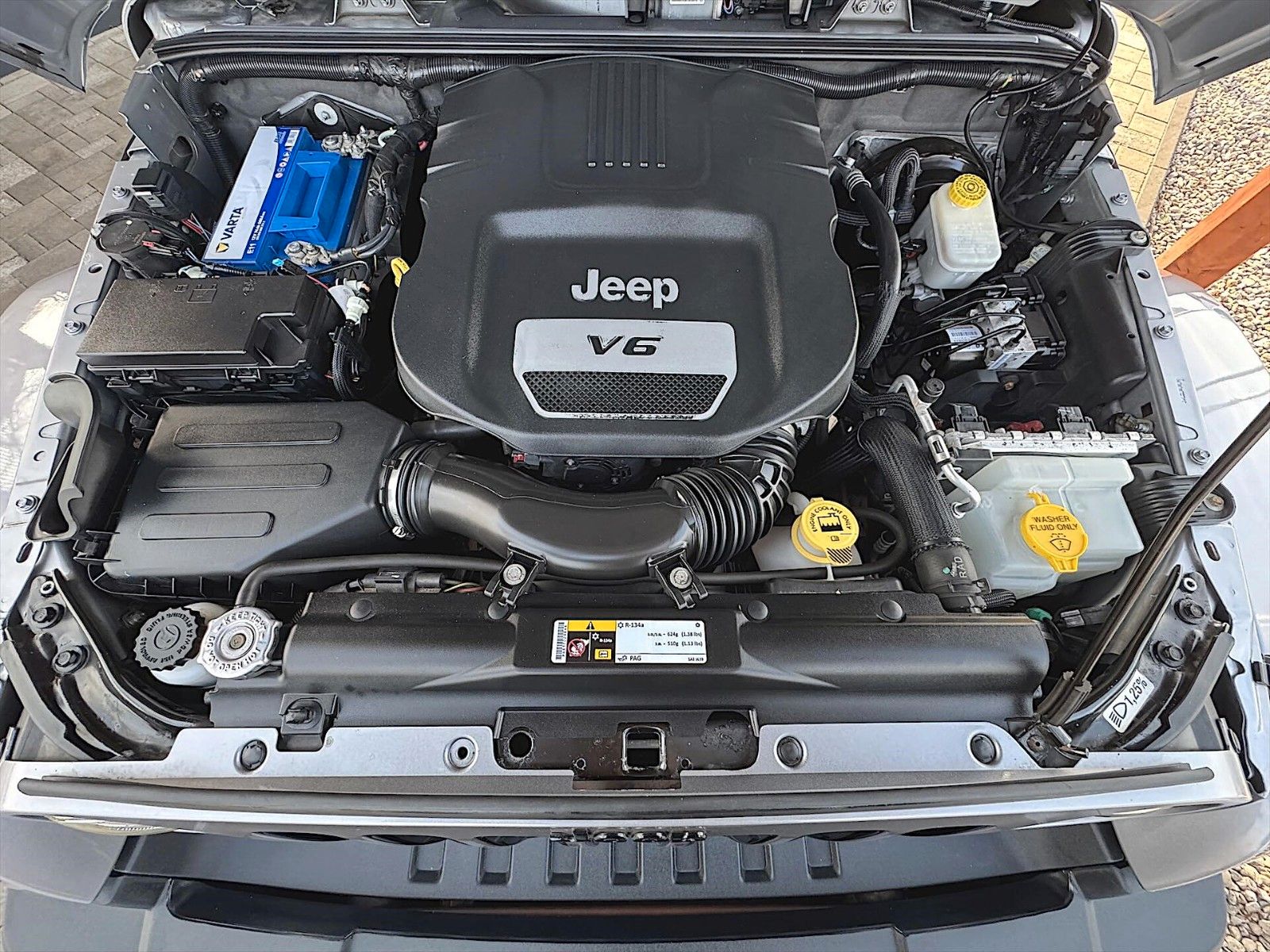 Fahrzeugabbildung Jeep Wrangler 3.6 V6 4x4 Unlimited Polar *LED*Hardtop