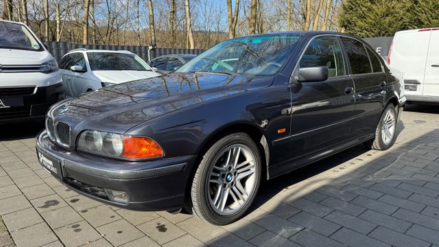 BMW 523i/TÜV NEU/LÜCKENLOS SCHECKHEFTG/PDC/AUTOM