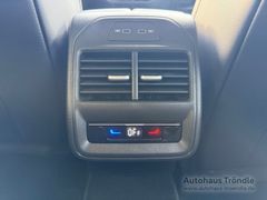 VW Passat Business 2.0 l TDI DSG Bluetooth Navi LED
