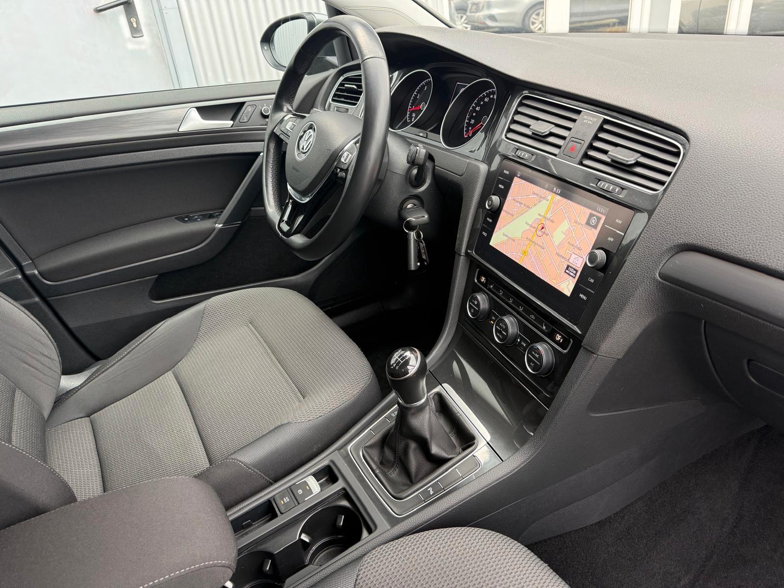 Volkswagen Golf VII 1.5 TSI Variant+Navi+Klimaaut+ACC