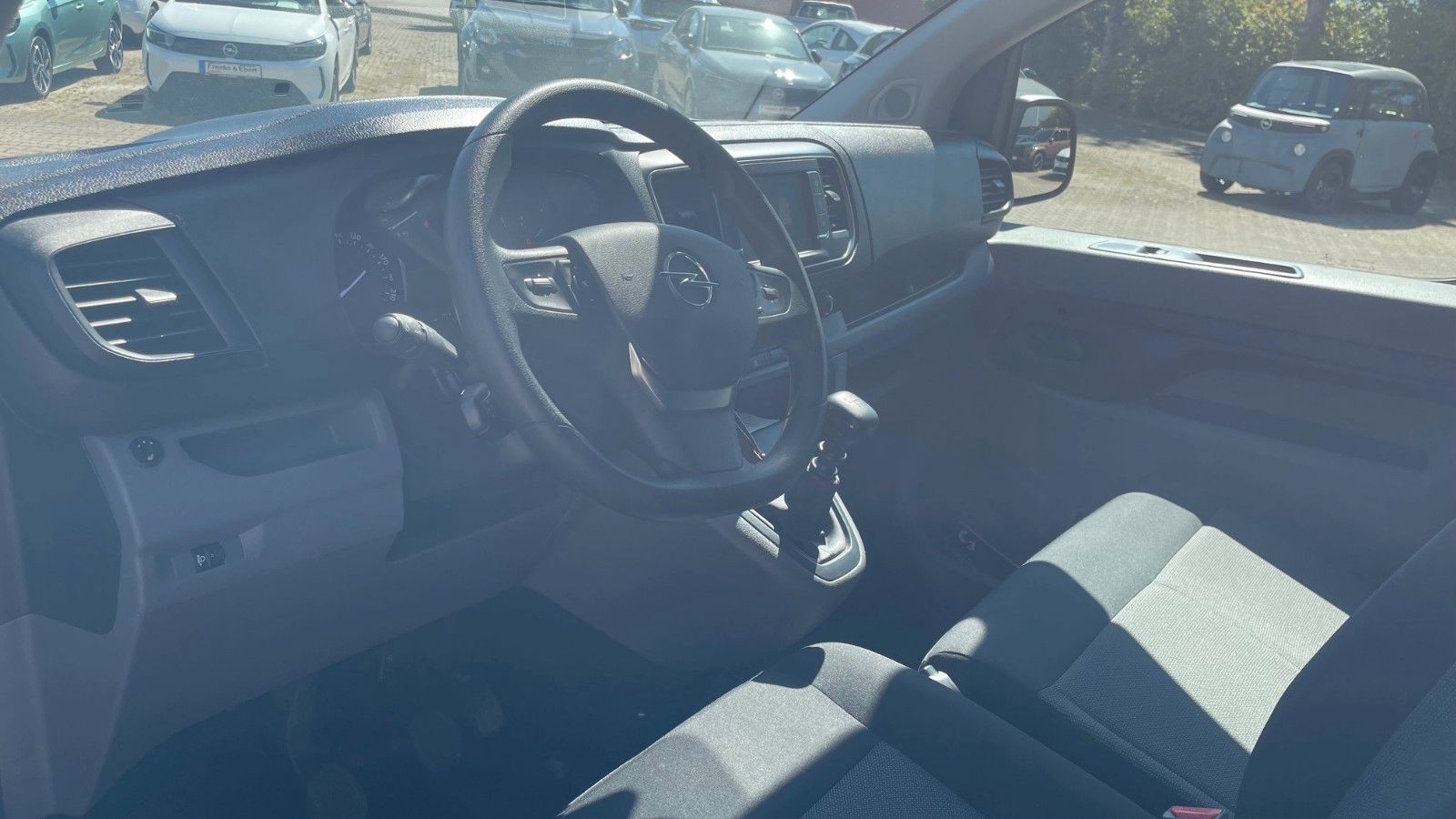 Autohaus Zimpel & Franke - Opel Vivaro/Zafira Kombi L 2.0 Diesel 106 kW (145 PS) - Bild 9 Autohaus Zimpel & Franke - Opel Vivaro/Zafira Kombi L 2.0 Diesel 106 kW (145 PS) - Bild 9