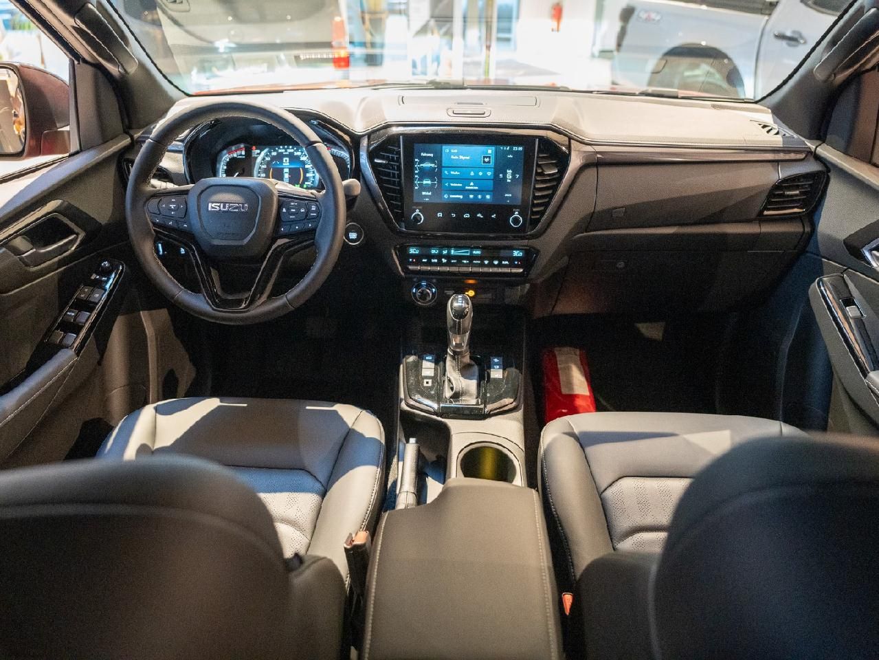 Fahrzeugabbildung Isuzu D-Max Double Cab 4WD V-CROSS - Neues Modell MJ24