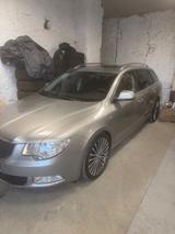 Skoda Superb 3.6 V6 DSG 4x4 L & K Combi L & K - Skoda Superb: Allradantrieb, 3.6