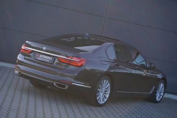 BMW 750 - 6
