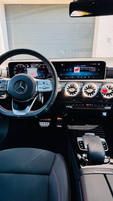 Mercedes-Benz A 220