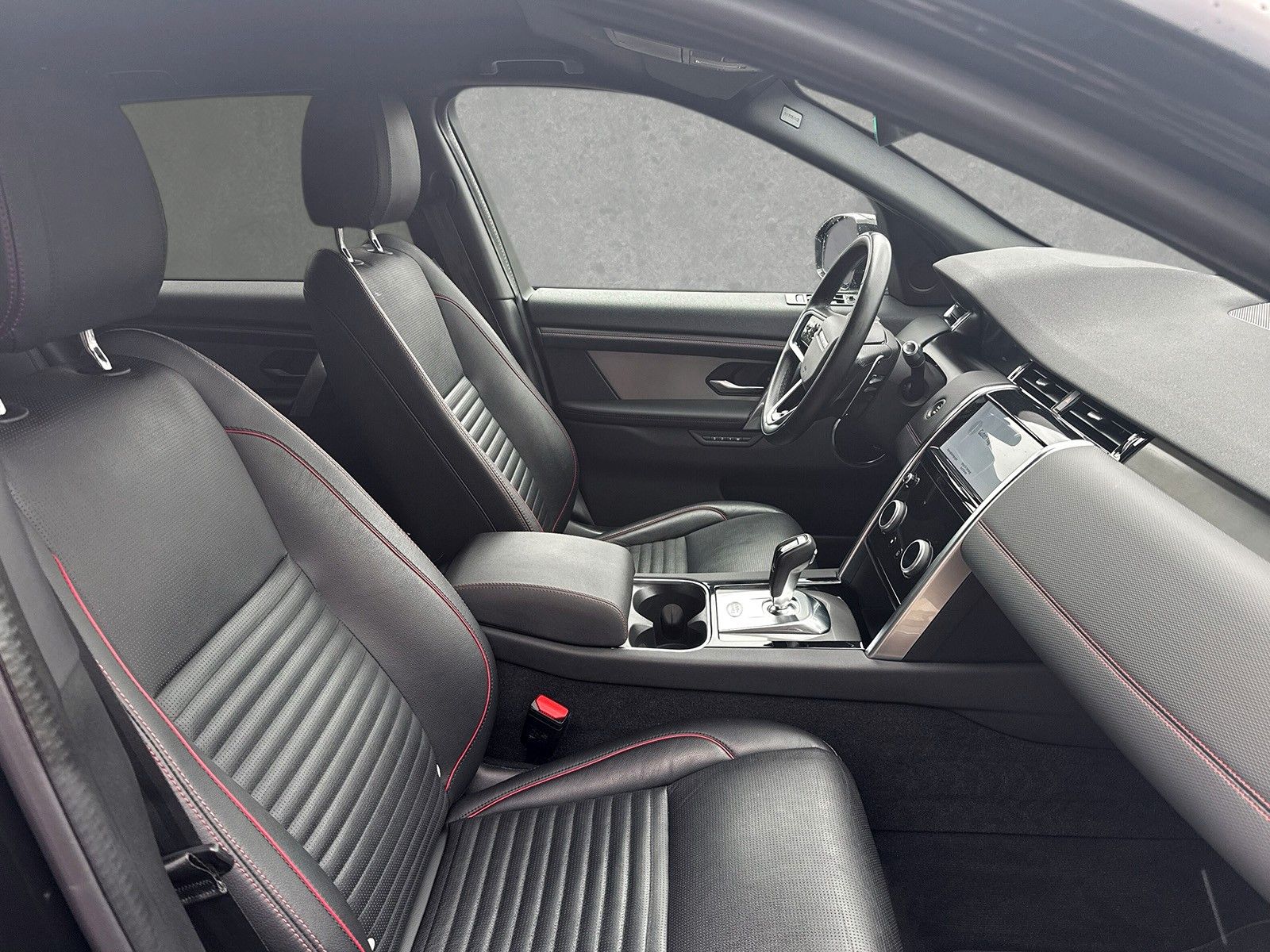 Fahrzeugabbildung Land Rover Discovery Sport D200 R-Dynamic SE