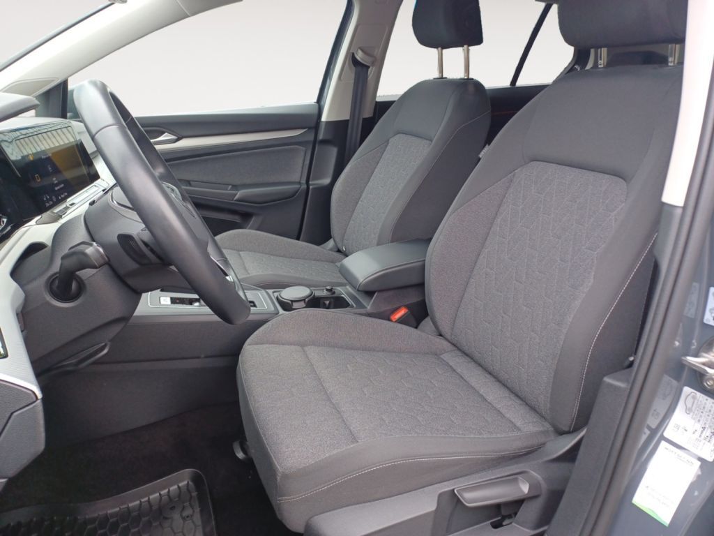 Fahrzeugabbildung Volkswagen Golf 2.0 TDI DSG Life Navi, AHZV, ACC, Kamera