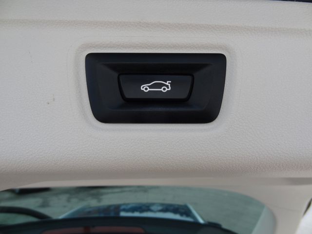 Fahrzeugabbildung BMW 330d xDrive Sport Line/Virtual/AHK/Kam/Leder/1.H