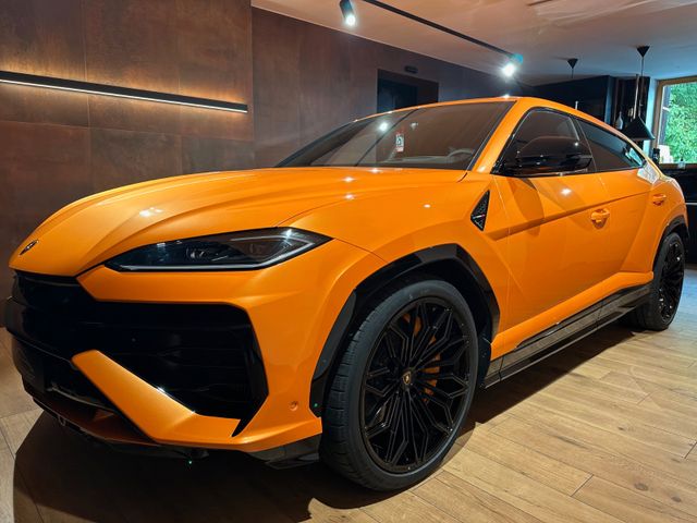 Lamborghini Urus SE 4.0 V8, Akrapovic,B&O,Soft C.Night V.