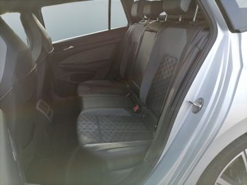 Volkswagen Golf Variant R-Line 1.5 eTSI mild-Hybrid