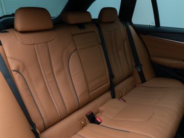 Fahrzeugabbildung BMW 540d xDr Tour M Sport Pano H/K Kamera 360° Air