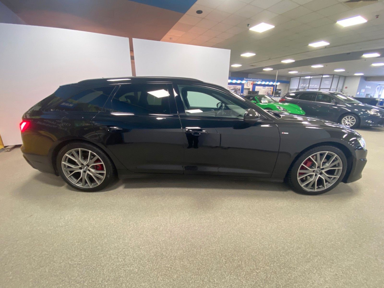 Fahrzeugabbildung Audi A6 55 TFSI e S tronic quattro sport Avant+S-Line