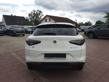 Alfa-Romeo Stelvio - 7