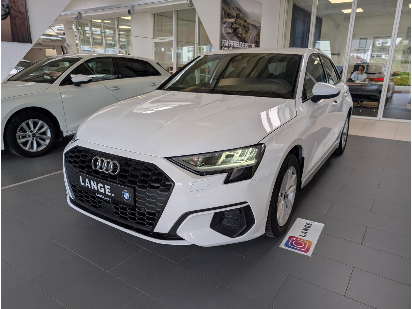 Audi A3 basis 35 TFSI Sportback. SHZ+SPORZSITZ+CARPLA
